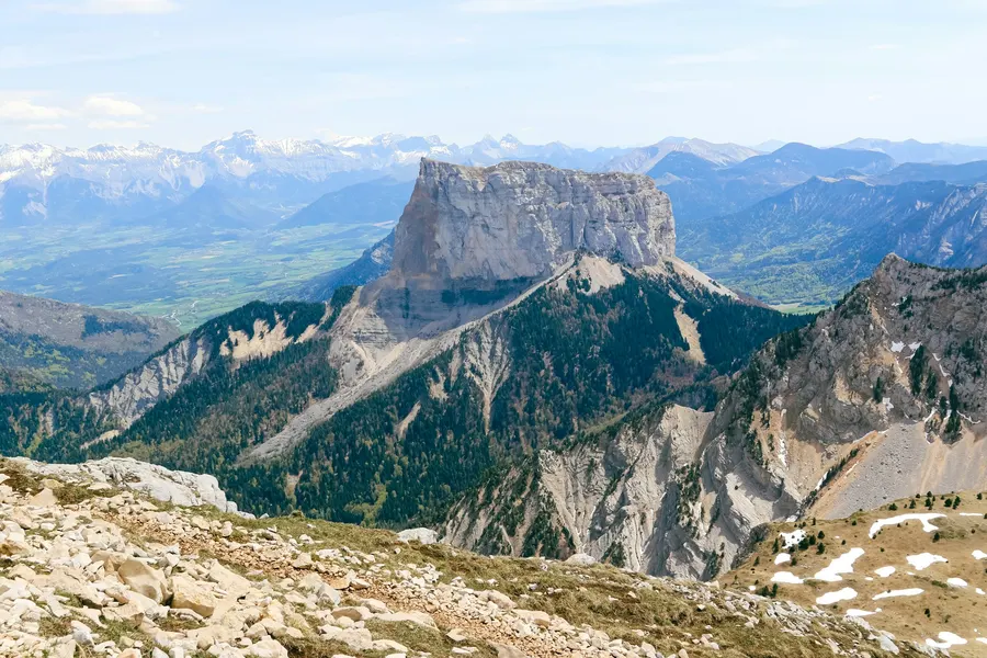 Les falaises du Vercors au-dessus des alpages